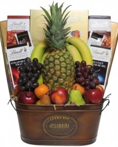 6 Lindt bar and Basket of fruit 6 items