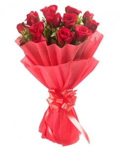 12-Red-Rose-Bunch